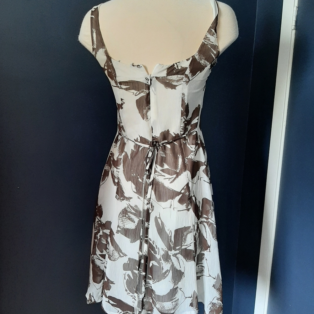 Brown and wife chefan dress - Picture 3 of 4